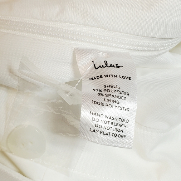 NWOT Lulus Posh and Flirty White Collared Cutout Sleeveless Romper Sz S - Picture 5 of 13